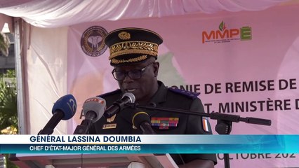 Le ministre de la Défense Birahima Ouattara réceptionne un appui logistique, don de CI-Energies