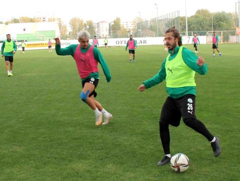 Sivas Belediyespor Teknik Direktörü Özer Karadaş: Gayet iyi gidiyoruz