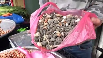 Afiyet olsun Türkiyem! 10 kilo soğan aldı! İçinden çıkanları görünce inanamadı