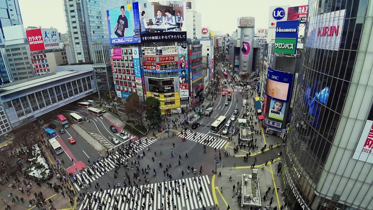 Disney dévoile les premières images du remake de «Maman j’ai raté l’avion» qui sera disponible sur sa plateforme le 12 novembre prochain