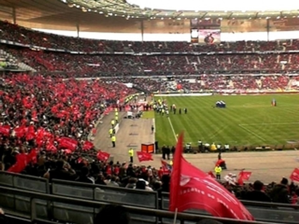 LYON - LILLE ambiance Stade de France  vue des Loges !