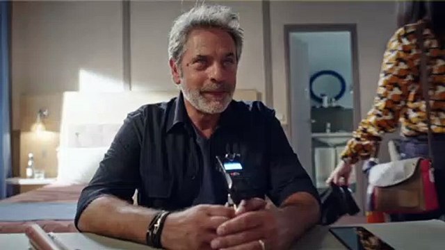 Plus belle la vie : [Indiscrétion] - Sacha enregistre Victoire pendant l’amour