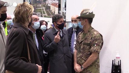 Tamponi +57% in un mese, le farmacia convincono gli incerti sul vaccino