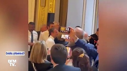 Download Video: Après son match de foot de charité, le président Emmanuel Macron a fait la fête hier soir à l’Elysée au son de « I Will Survive » - Regardez