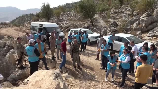 Dicle Elektrik gönüllüleri piknik alanını temizledi