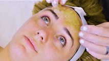 Algae-infused facial contours skin