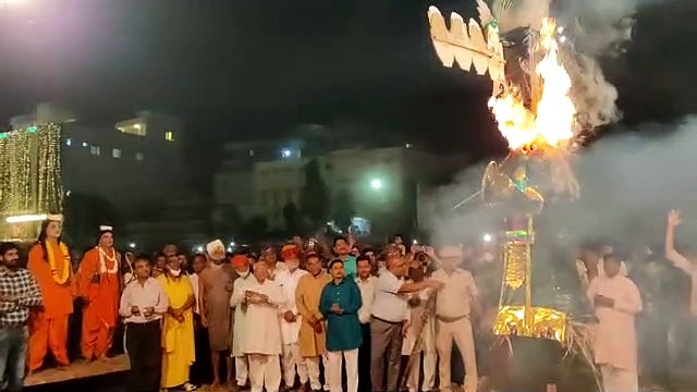 भगवान राम ने अग्नि बाण से किया रावण दहन, संभाला राज्य