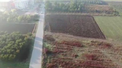 Jandarma önce servisleri denetledi, sonra öğrencilere boyama kitabı hediye etti