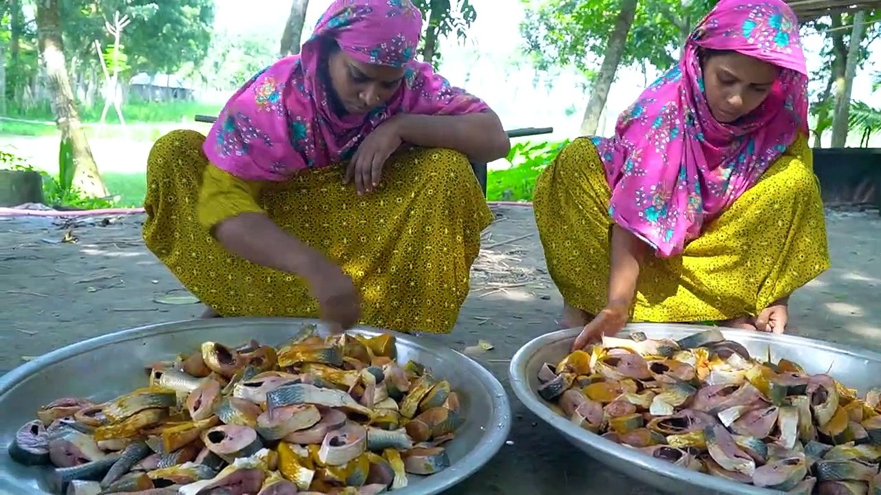 Most Tasty Fish Fry with Hodgepodge - Best Bengali Food Combination Cooking in V