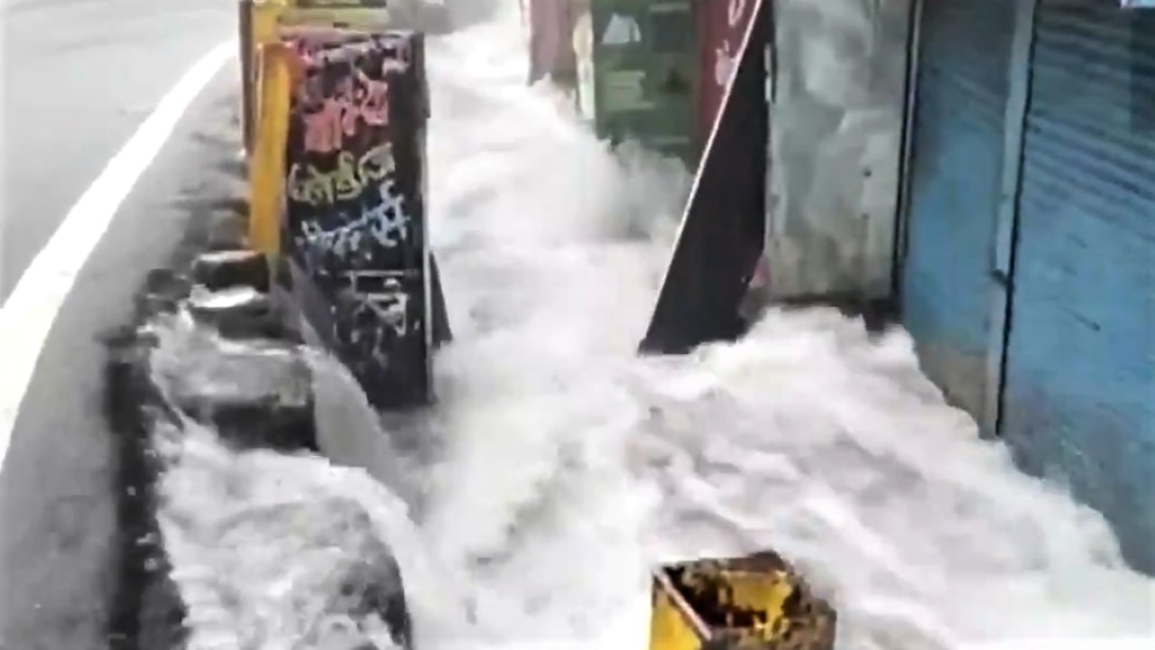 Heavy rains wreck havoc in Nainital, streets flooded