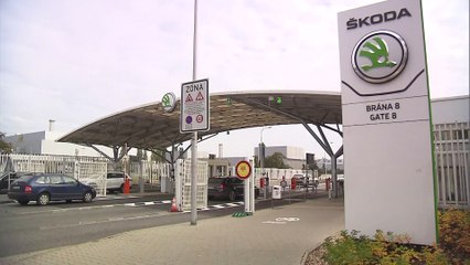 Skoda interrompe produção de automóveis por falta de microchips