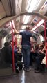 Racista agredido por passageiros em Londres