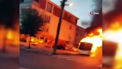 Kırklareli'nde seyir halindeki işçi servisi alev aldı, 30 işçi tahliye edildi