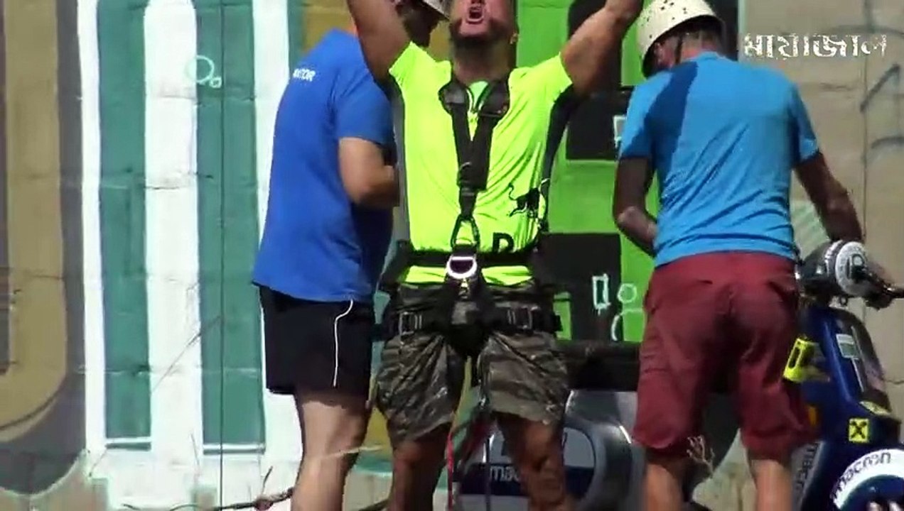 সিসি ক্যামেরাতে রেকর্ড হয়ে যাওয়া এই ঘটনাটি দেখে হতবাক হয়ে যাবেন_ এমন ভুল কখোনো করবেন না_(480P)