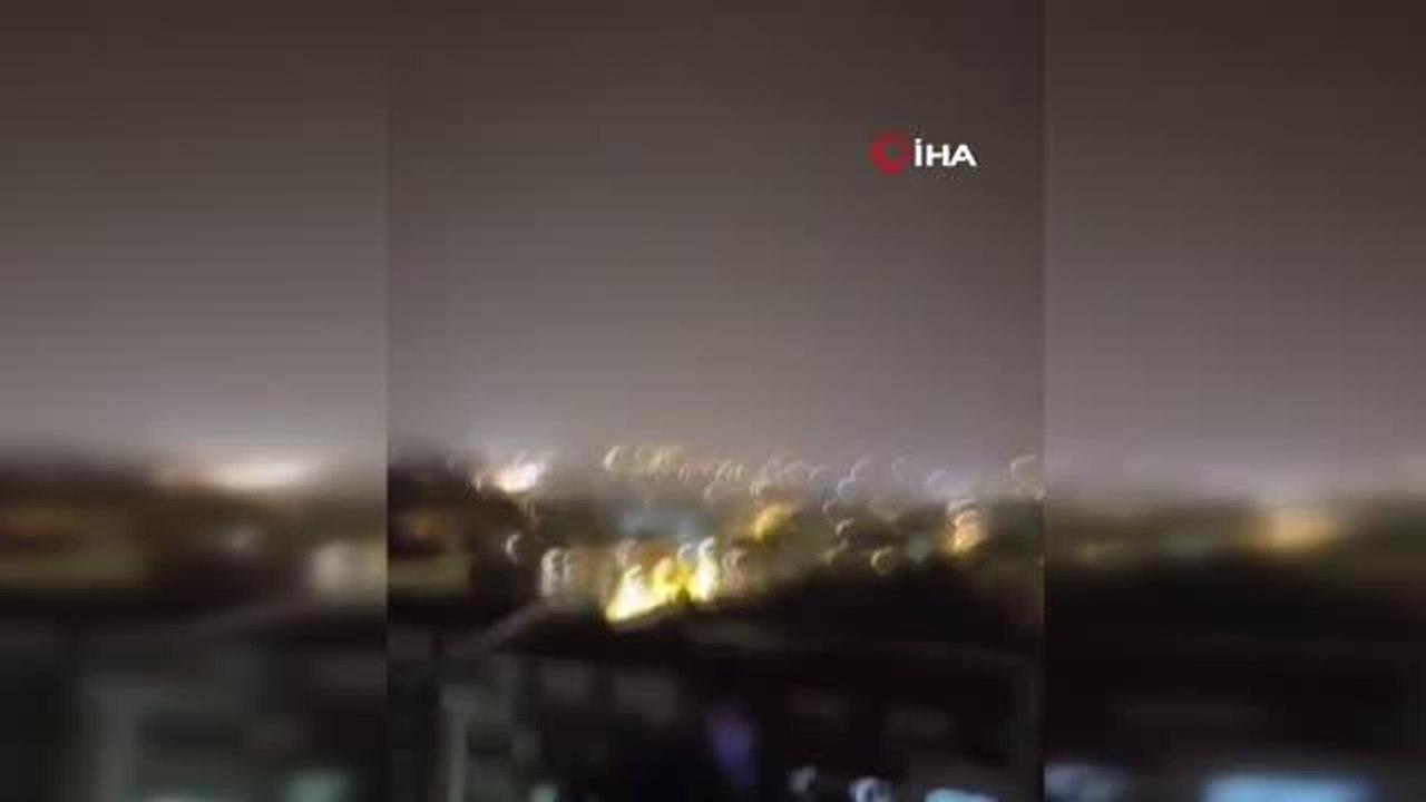 Kuşadası sağanak yağışa teslim oldu: Araçlar suya gömüldü, ev ve iş yerlerini su bastı