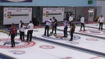 Curling 2022 Kış Olimpiyat Oyunları Ön Eleme Müsabakaları Erzurum'da son gününde devam ediyor