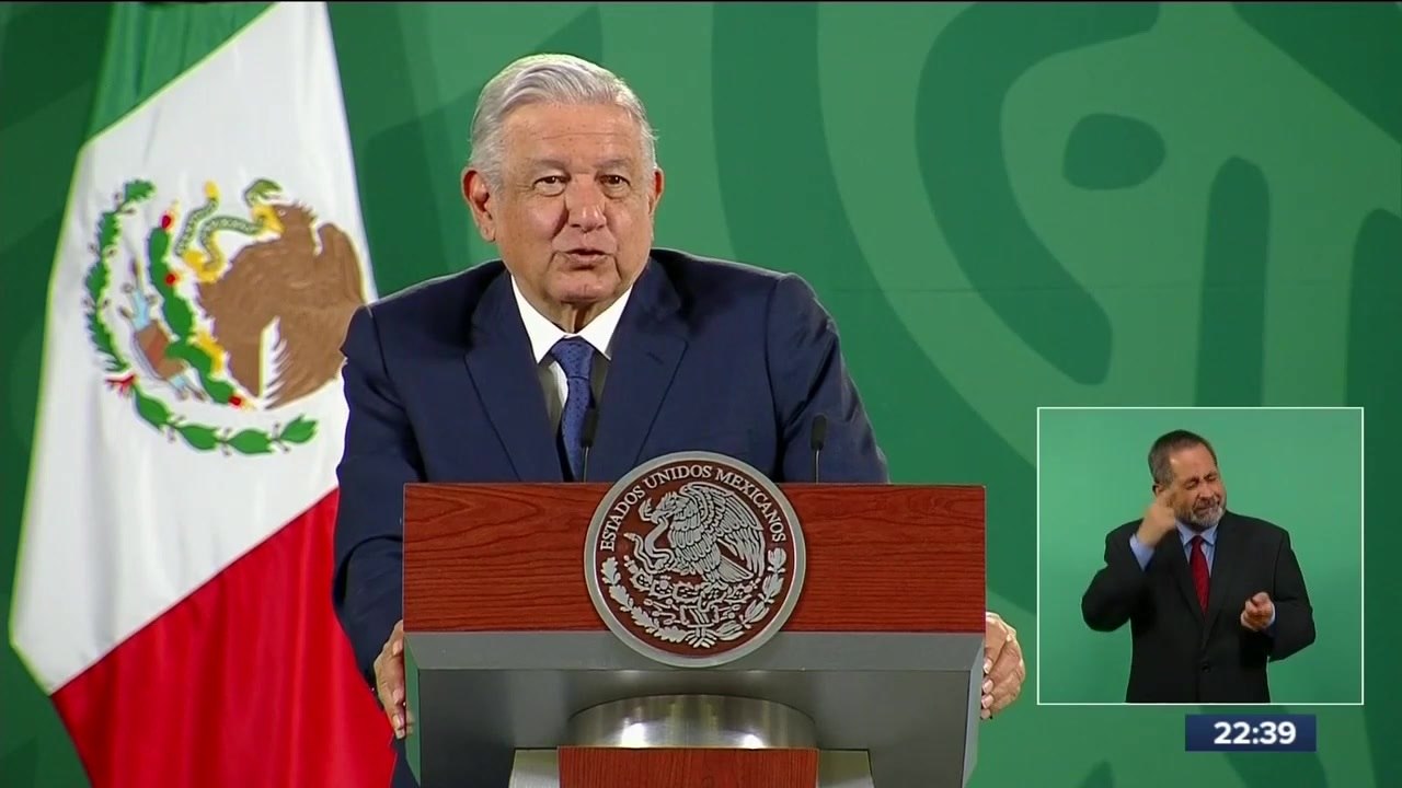 López Obrador llama incongruentes a diputados del PRI, PAN y PRD
