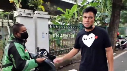 Viral ! Baim Wong Marahi Kakek-Kakek Motor Hijau