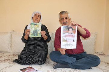 Son dakika! 'TAŞI TOPRAĞI ALTINDIR' DİYE GİTTİKLERİ İSTANBUL'DA KAYBOLAN ÇOCUKLARINI 21 YILDIR ARIYORLAR