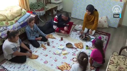 Bedensel engelli baba azmiyle çocuklarının "kahraman"ı oldu