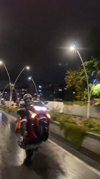 ESENLER'DE TEK TEKER KULLANDIĞI MOTOSİKLETLE TEHLİKE SAÇTI