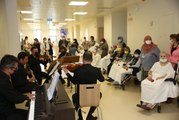 Son dakika haber! ESKİŞEHİR - Şehir Hastanesi palyatif servisinde yatan hastalara moral desteği