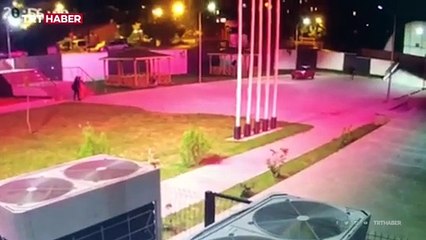 Tokat'ta tır kameriyenin üzerine düştü, 3 genç son anda kurtuldu