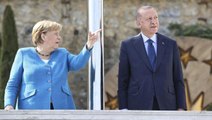 Cumhurbaşkanı Erdoğan, veda ziyareti için Türkiye'ye gelen Merkel'e Huber Köşkü balkonundan İstanbul'u anlattı