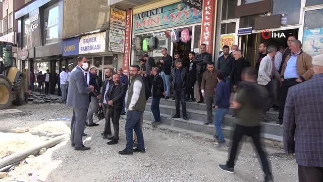 Yüksekova'da bir türlü bitmeyen yol çalışması vatandaşı isyan ettirdi