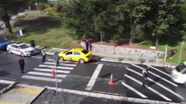 Jandarma ekipleri taksileri denetledi