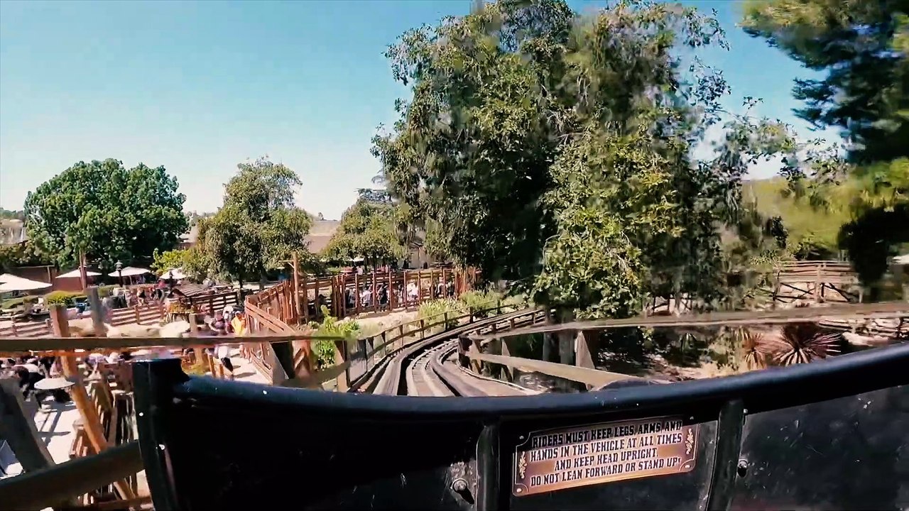 GhostRider Wooden Coaster (Knotts Berry Farm - California) - Roller Coaster POV Video - Front Row