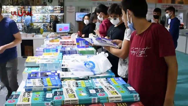 Denizli Kitap Fuarı öğrencileri ağırladı