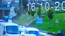 Son Dakika | Çekmeköy'de ticari aracın kaldırımdaki 3 kişiye çarpma anı kamerada