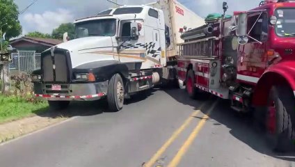 ext-trailer-colisiona-unidad-de-bomberos-161021