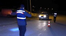 İnegöl'de Jandarma Komutanlığı ve Emniyet Müdürlüğü'nden trafik ve asayiş uygulaması