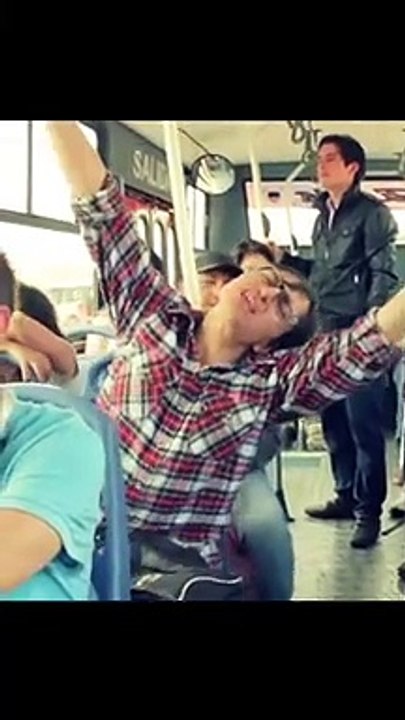 Qué Choverga Ir en Bus