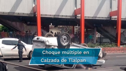 Volcadura en inmediaciones del Metro Nativitas deja una persona muerta