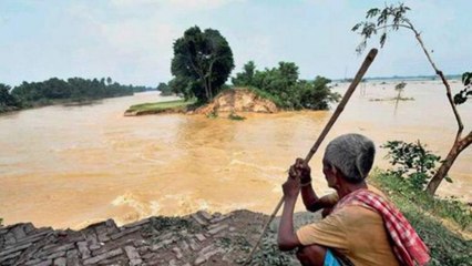 Скачать видео: Heavy rain batters Kerala, 6 Dead and several missing