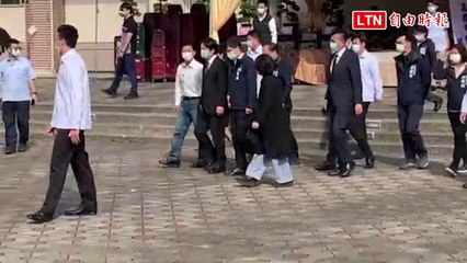城中城46死 賴清德到市立殯儀館拈香致意