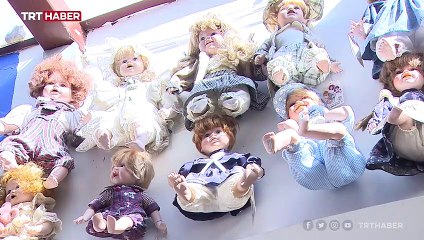 Binlerce taş bebeği kafede sergiliyor, hedefi müze açmak