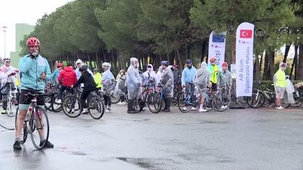 İklim değişikliğine dikkat çekmek için Osmangazi Köprüsü'nde pedal çevirdiler