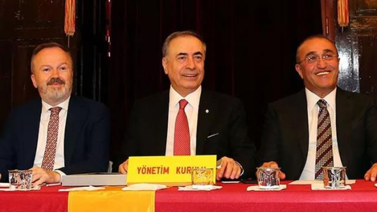 Galatasaray'da Mustafa Cengiz ve yönetimi ibra edildi