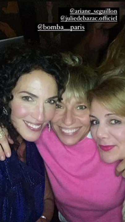 Linda Hardy, Julie Debazac et Ariane Séguillon - Linda Hardy fête son anniversaire avec le cast de la série "Demain nous appartient". Le 16 octobre 2021.
