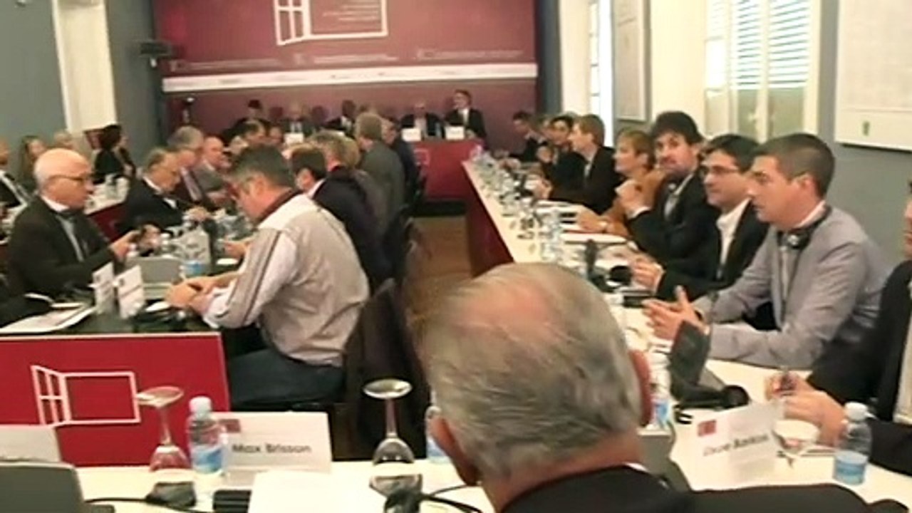 EH Bildu y EH Bai instan a "impulsar el diálogo...