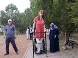 من هي أطول امرأة على قيد الحياة في العالم؟