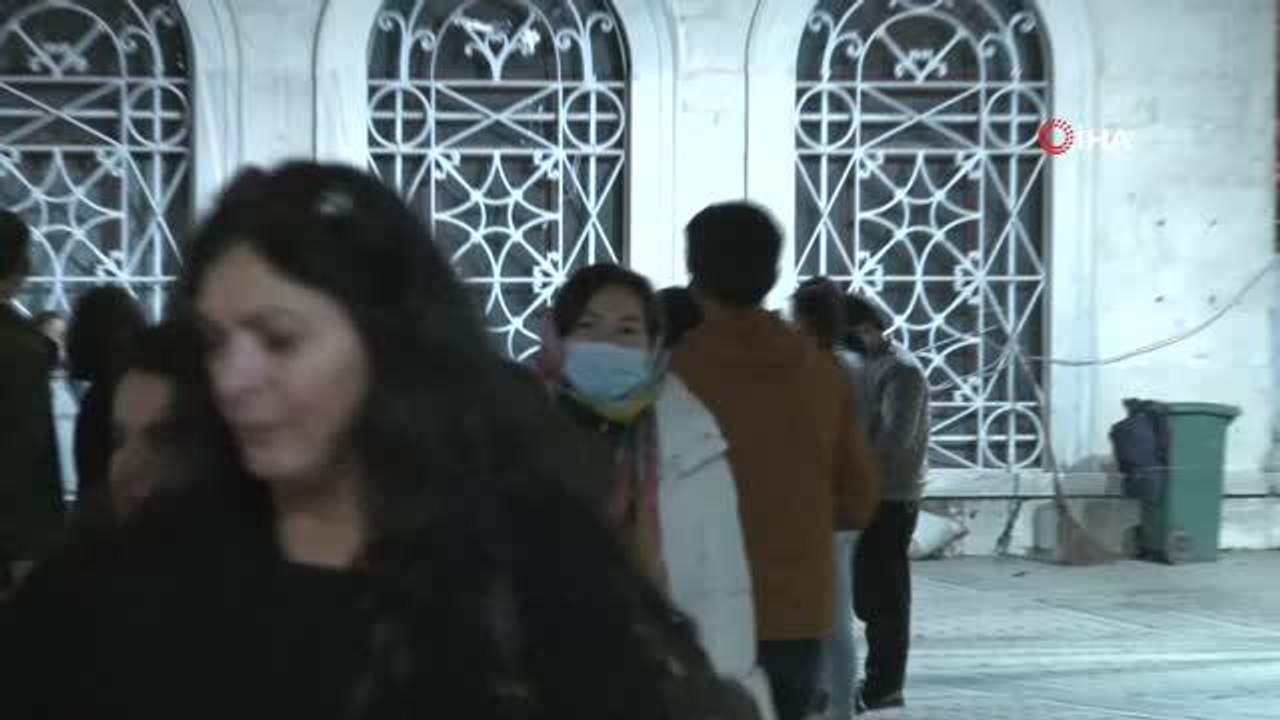 Mevlid Kandili sebebiyle vatandaşlar Ayasofya-i Kebir Cami-i Şerif'e akın etti