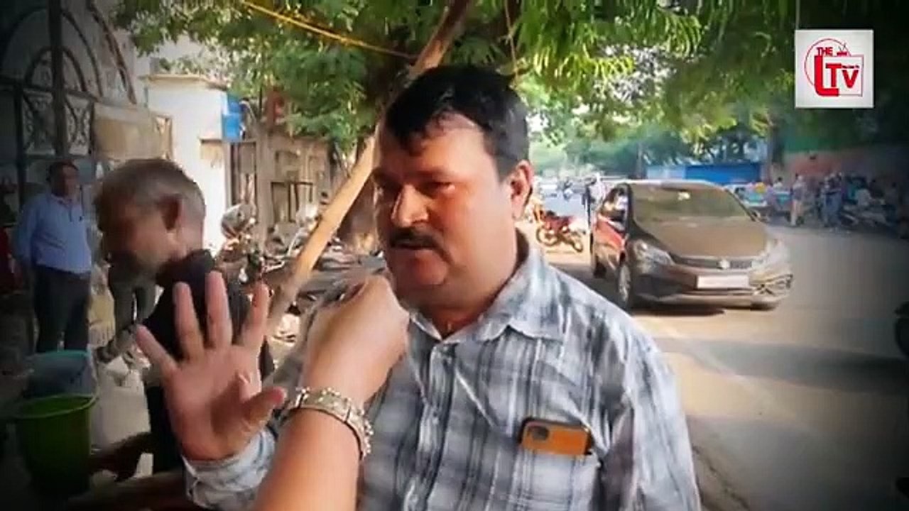 अचानक रिपोर्टर से टकरा गया अंधभक्त_ फिर उसने जो कहा_ हंसते-हंसते गिर जाएंगे आप