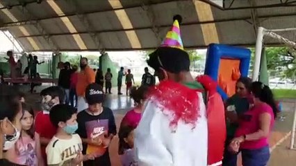 Criançada aproveita tarde divertida em evento organizado por torcida do Palmeiras e entidades de Cascavel