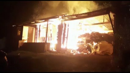 Casa é totalmente consumida pelo fogo em Boa Vista da Aparecida