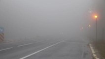 Bolu Dağı'nda sağanak ve yoğun sis ulaşımı etkiliyor